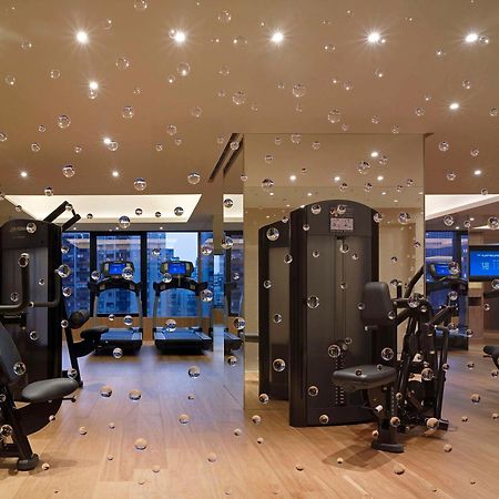 Grand Hyatt Taipei Exterior foto The gym at The Landmark, Hong Kong