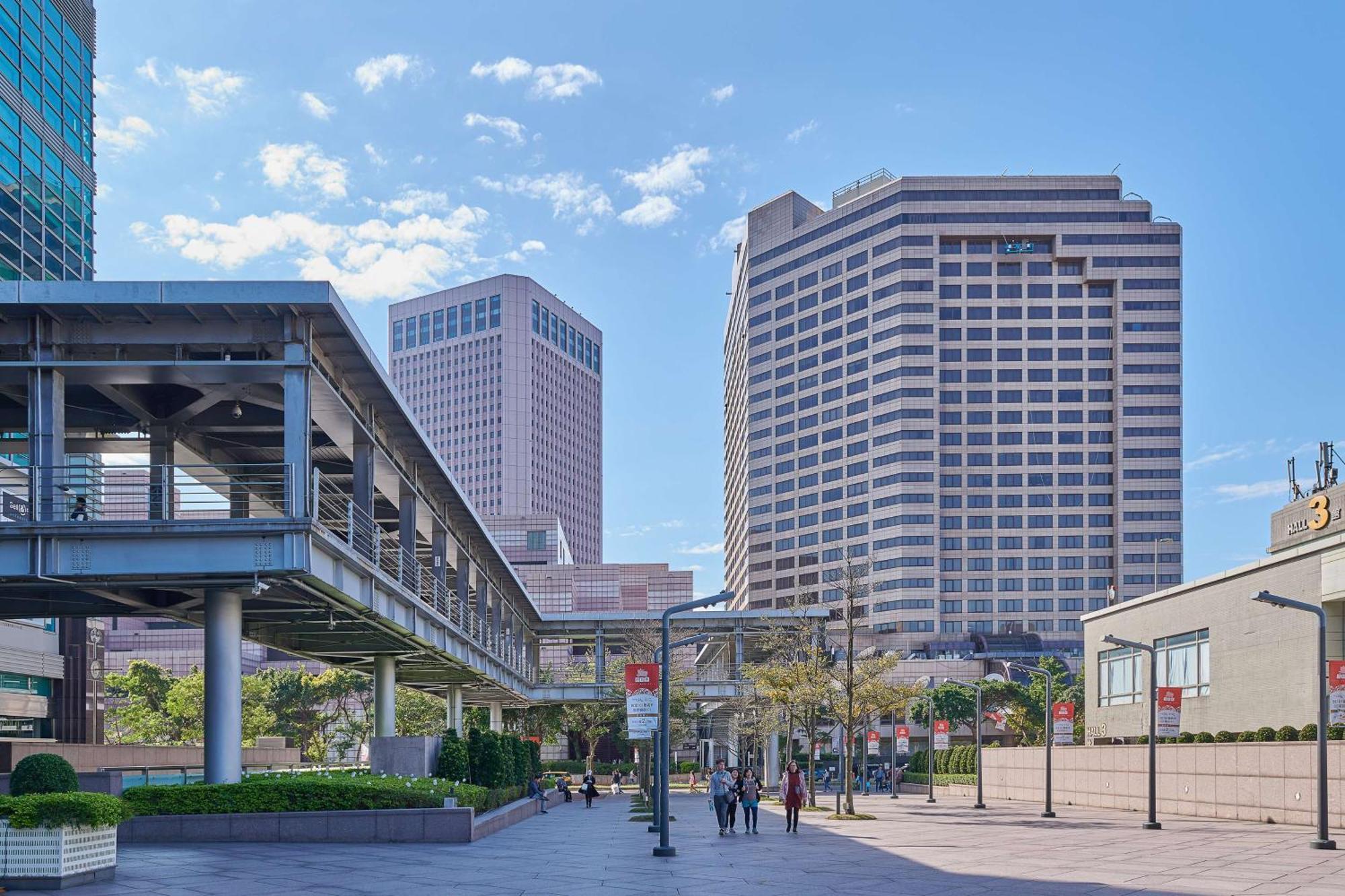 Grand Hyatt Taipei Exterior foto The station in 2019