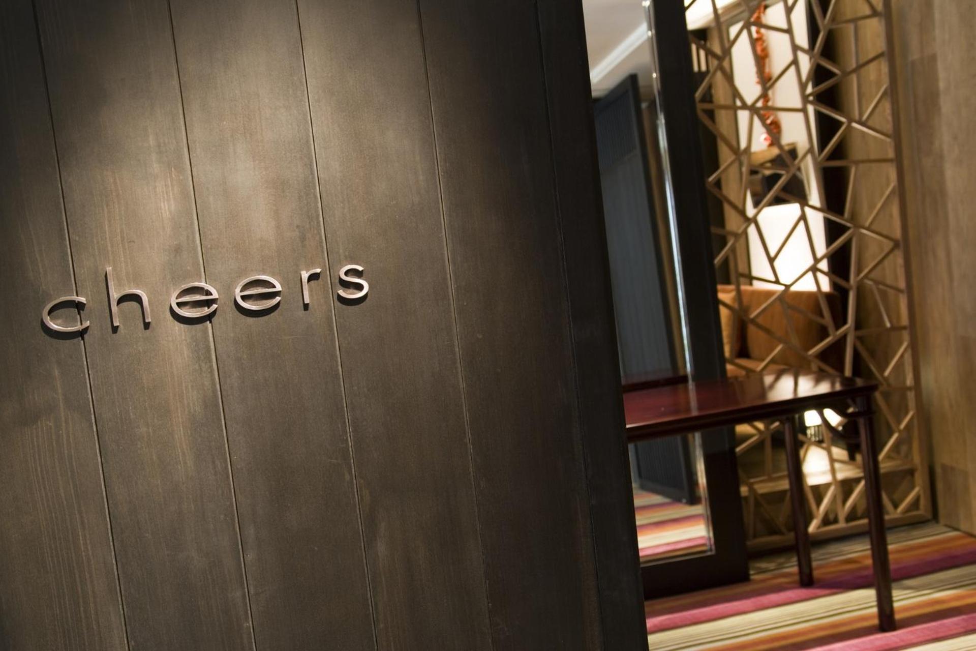 Grand Hyatt Taipei Exterior foto Entrance to Cheers