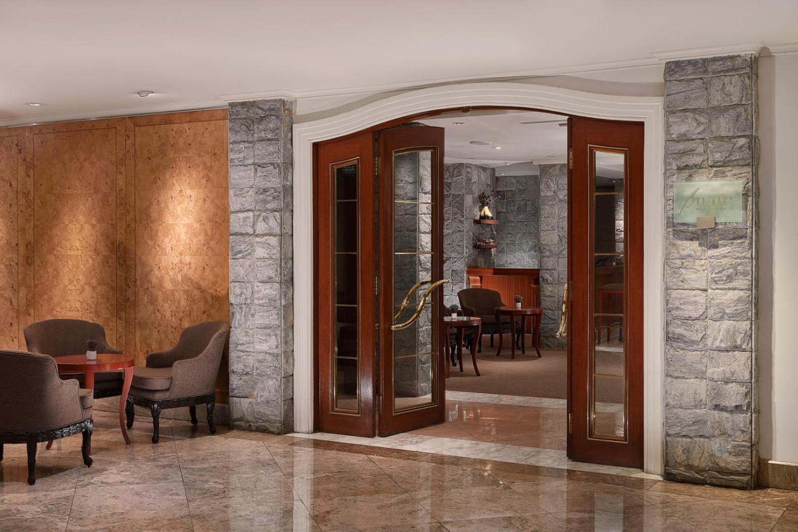 Grand Hyatt Taipei Exterior foto A set of French doors