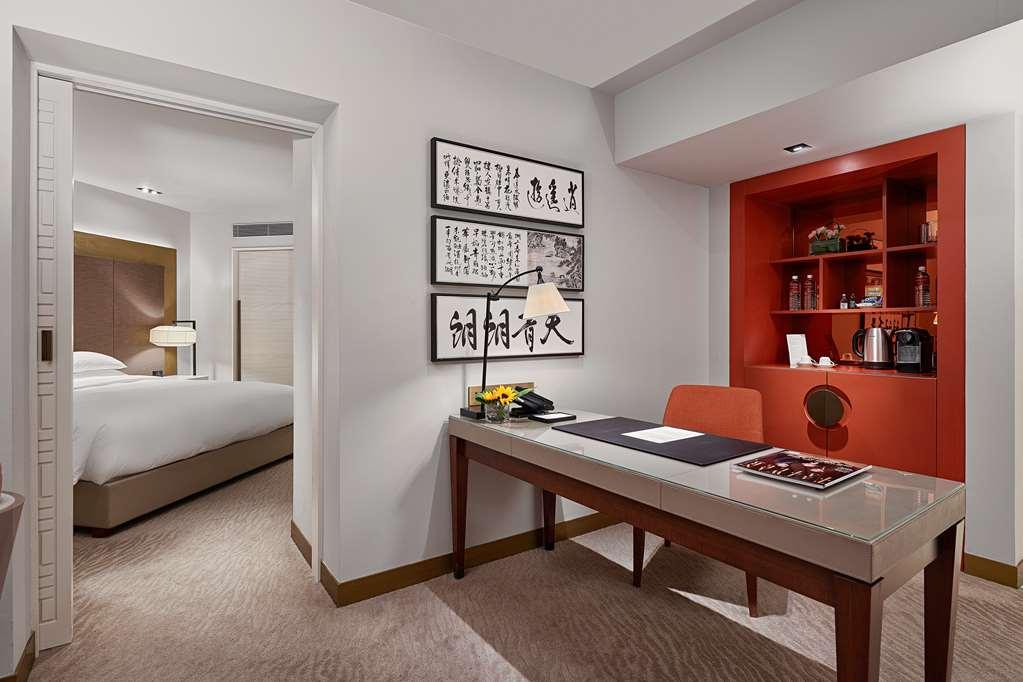Grand Hyatt Taipei Quarto foto A suite at the Mandarin Oriental, Beijing